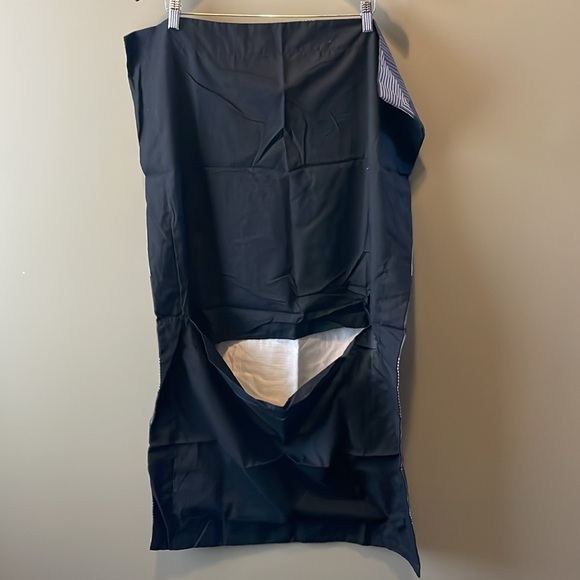 (2) Never Used Pillow Case Matching Abstract Strip Square Polyester Decorative - Picture 7 of 8